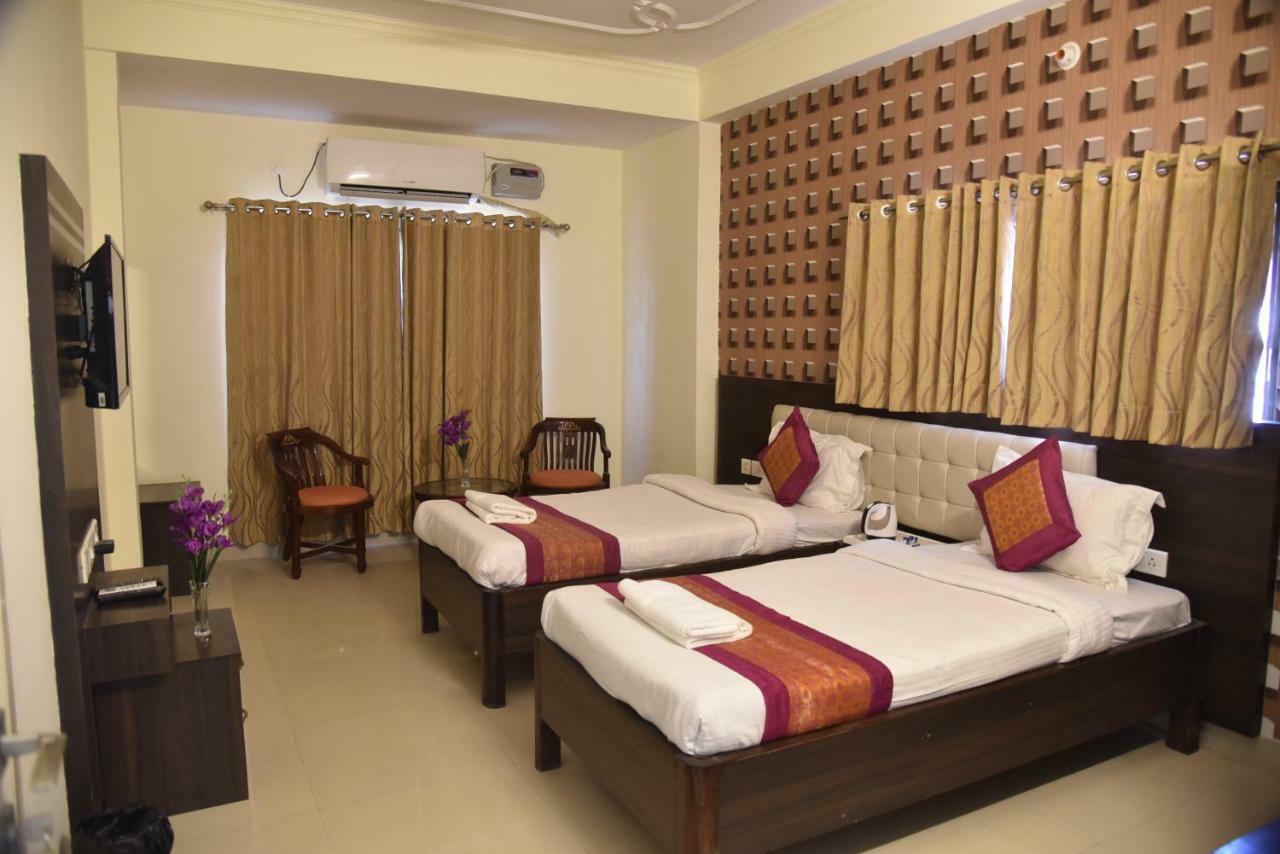 Ganga Darshanam Guesthouse At Dashashwamedh Ghat Benares Buitenkant foto